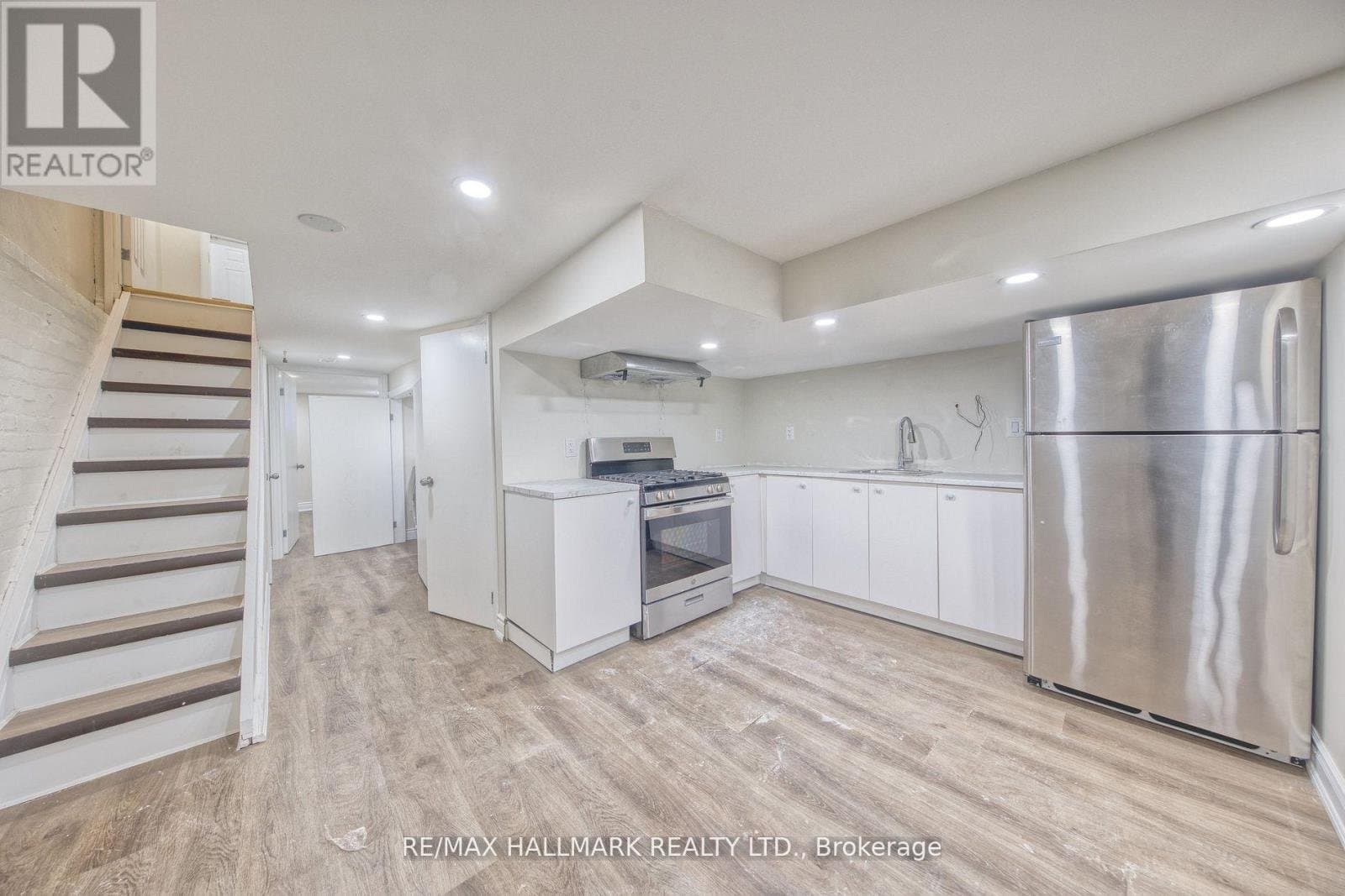 46 Springhurst Avenue - Photo 1