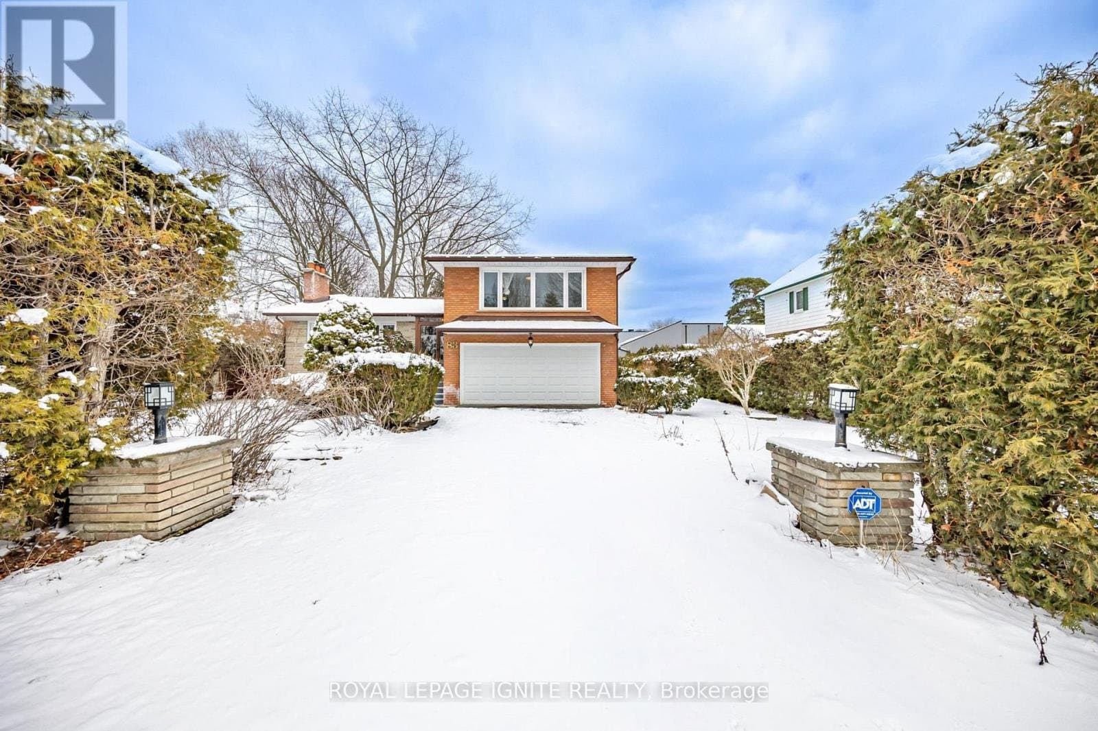 83 Deep Dene Drive