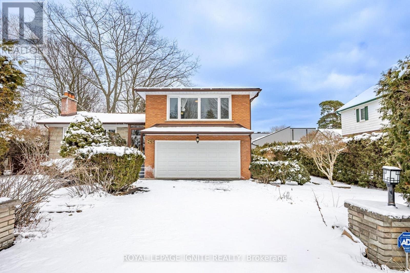 83 Deep Dene Drive - Photo 2