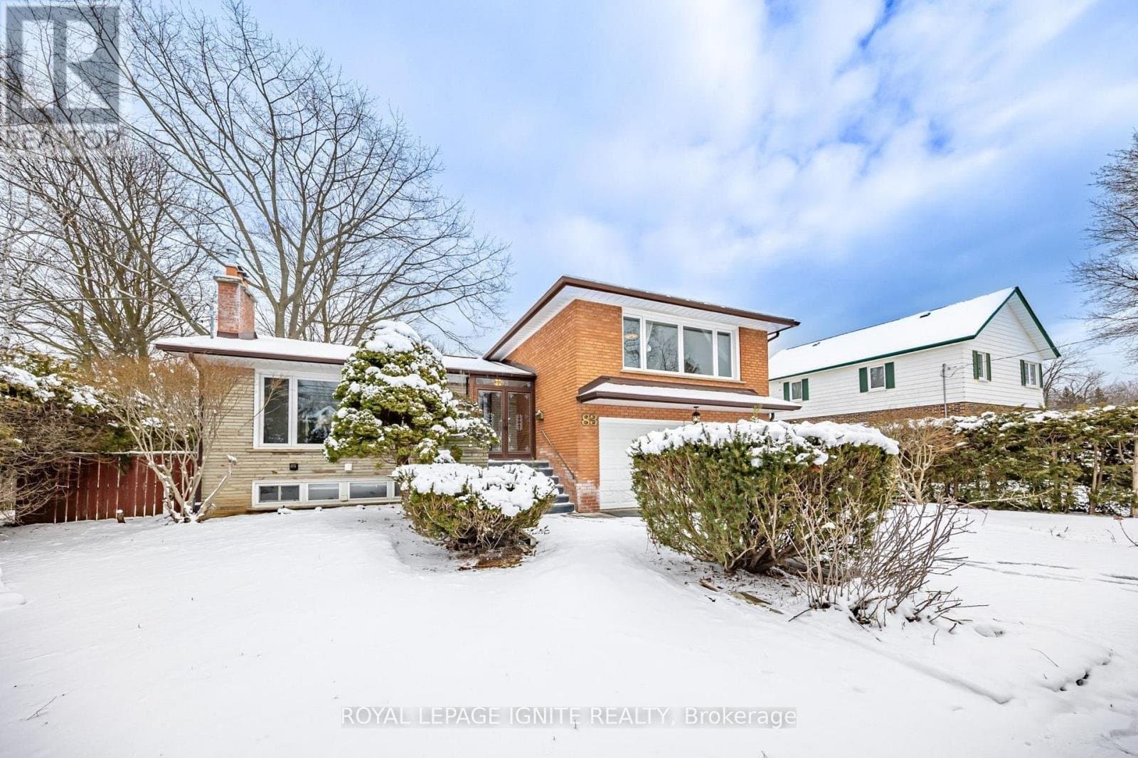 83 Deep Dene Drive - Photo 4