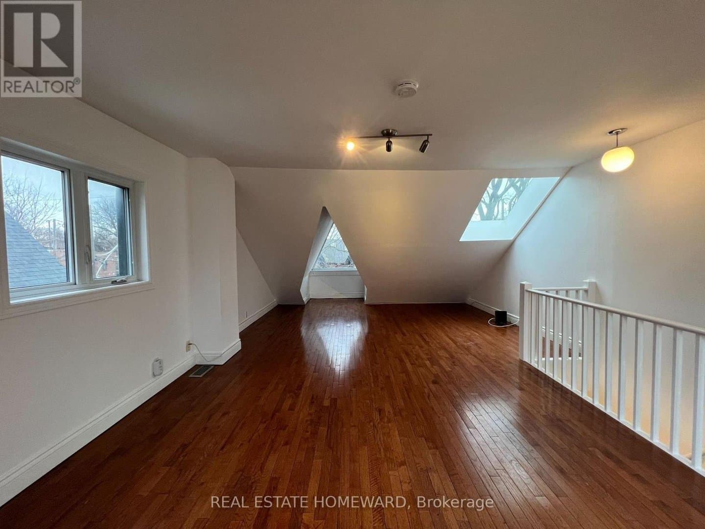 220 Pape Avenue - Photo 3
