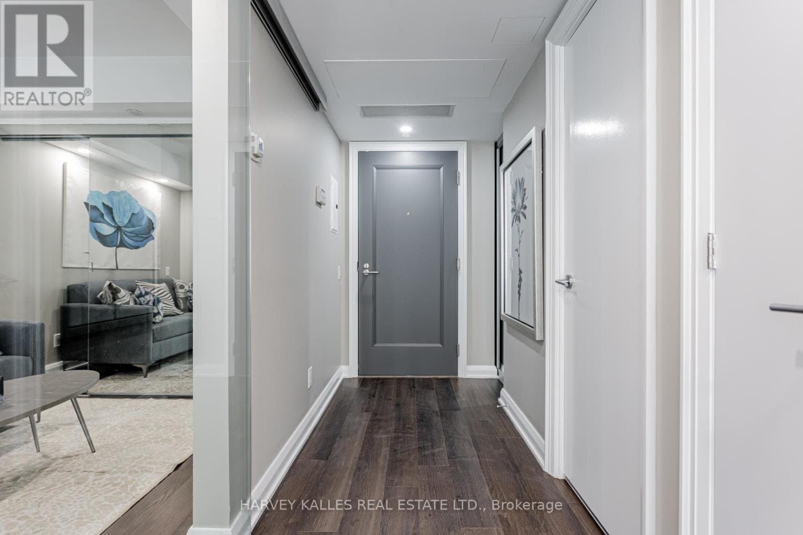 155 Yorkville Avenue - Photo 2