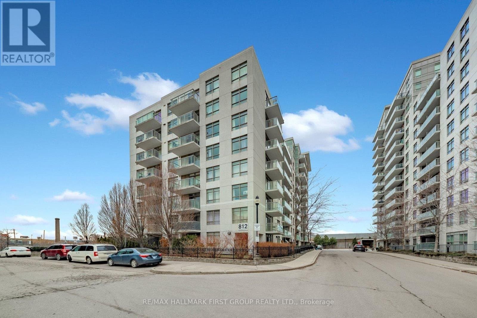 812 Lansdowne Avenue - Photo 3