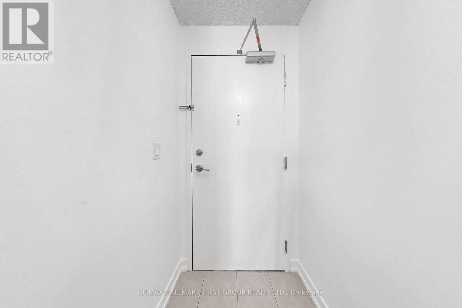 812 Lansdowne Avenue - Photo 4