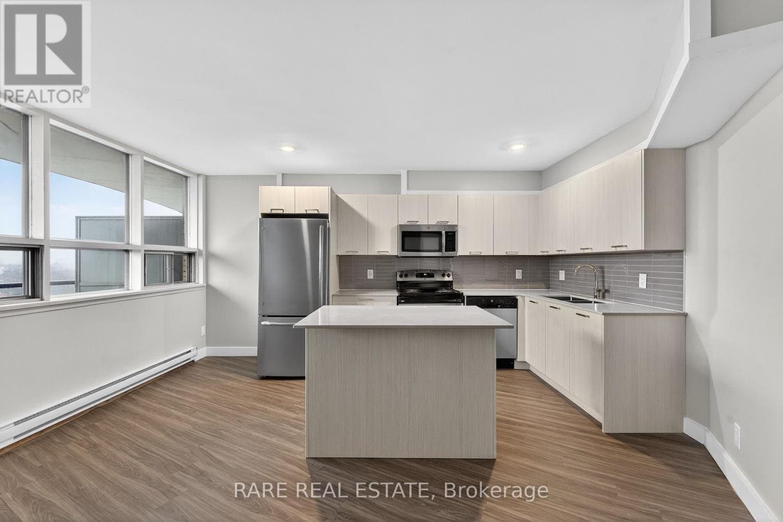 4340 Bloor Street - Photo 1