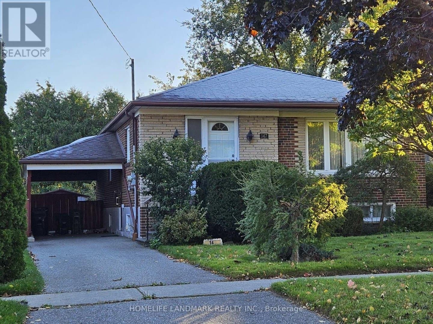 147 Fitzgibbon Avenue - Photo 1