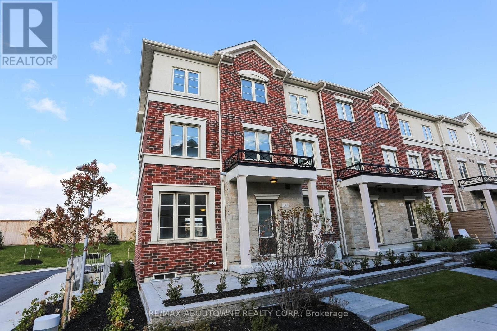 636 Evans Avenue - Photo 2
