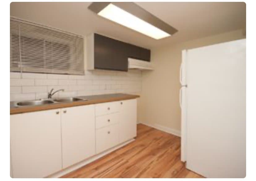 83 Howland Avenue - Photo 1