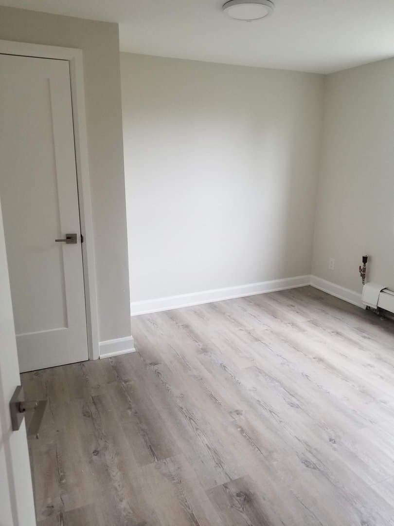 468 Summerhill Avenue - Photo 1