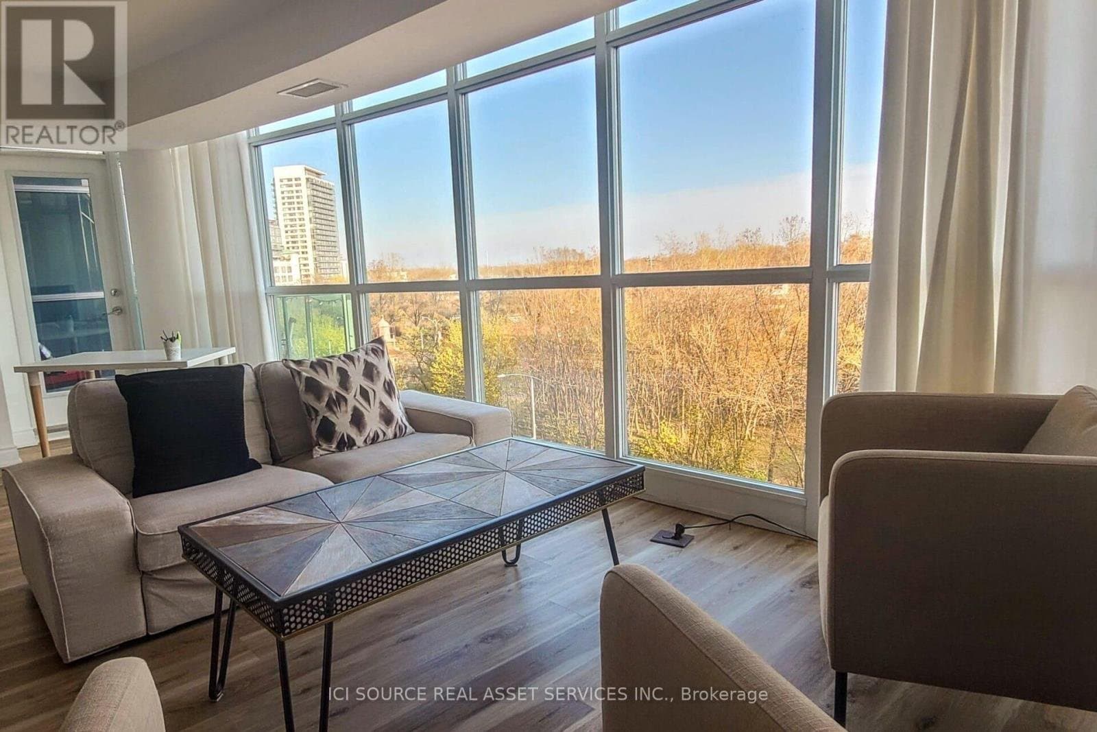 219 Fort York Boulevard - Photo 2