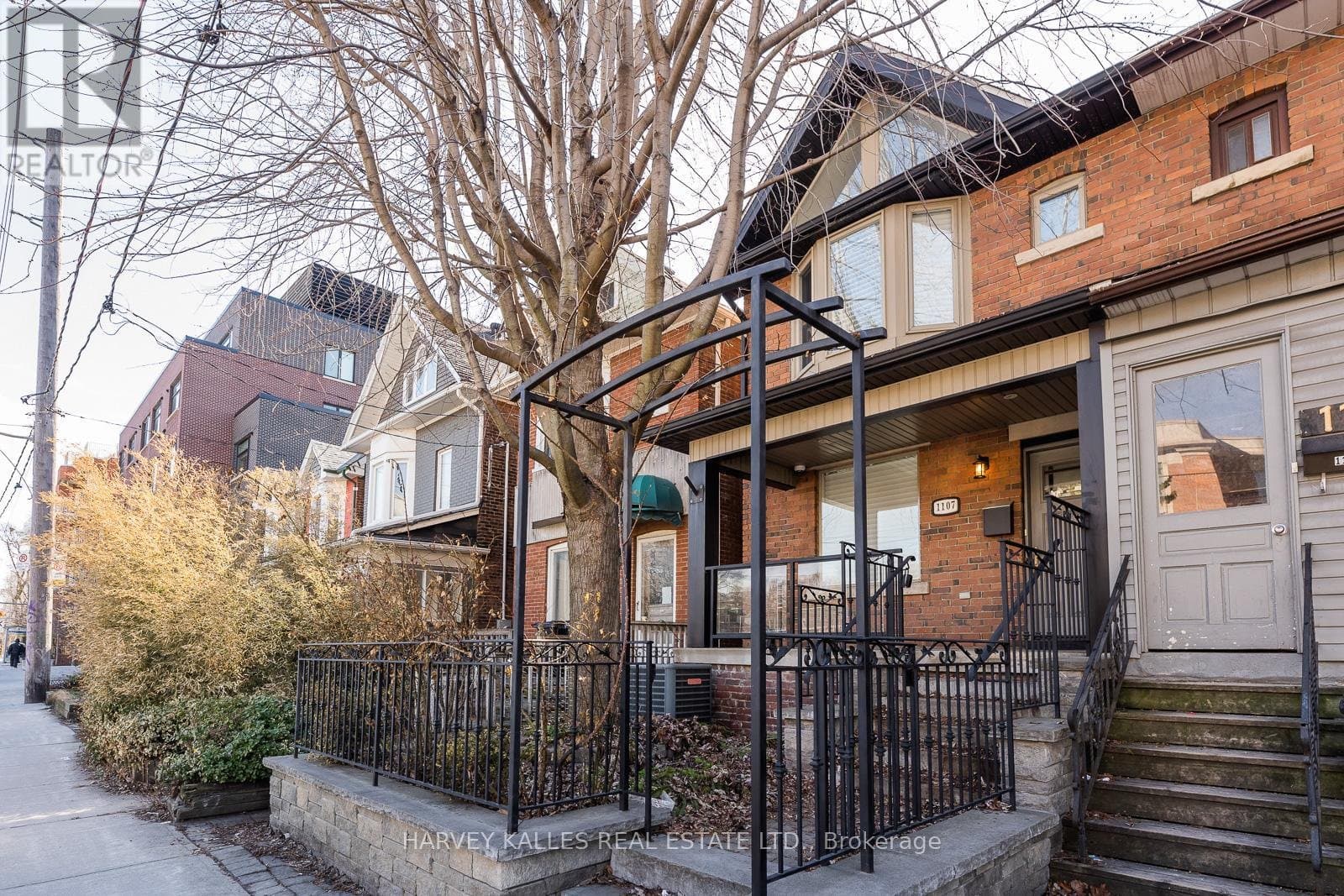 1107 Gerrard Street - Photo 2