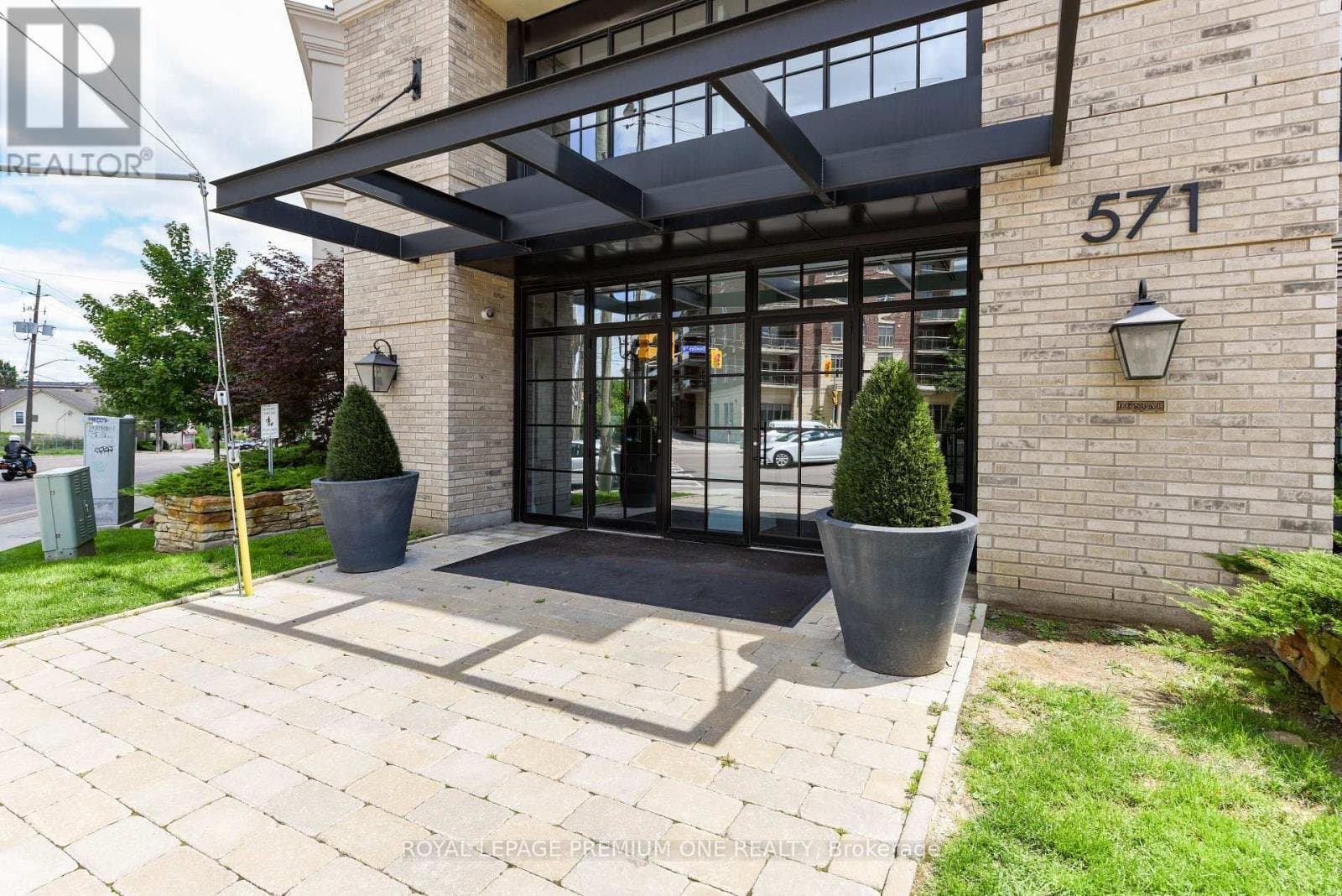 571 Prince Edward Drive - Photo 2