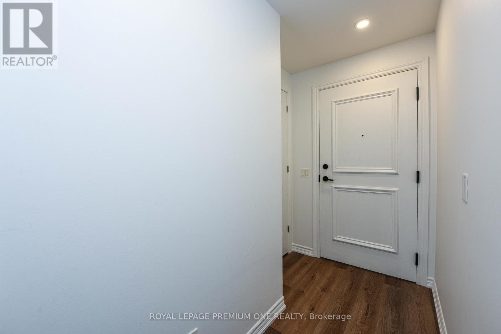 571 Prince Edward Drive - Photo 4