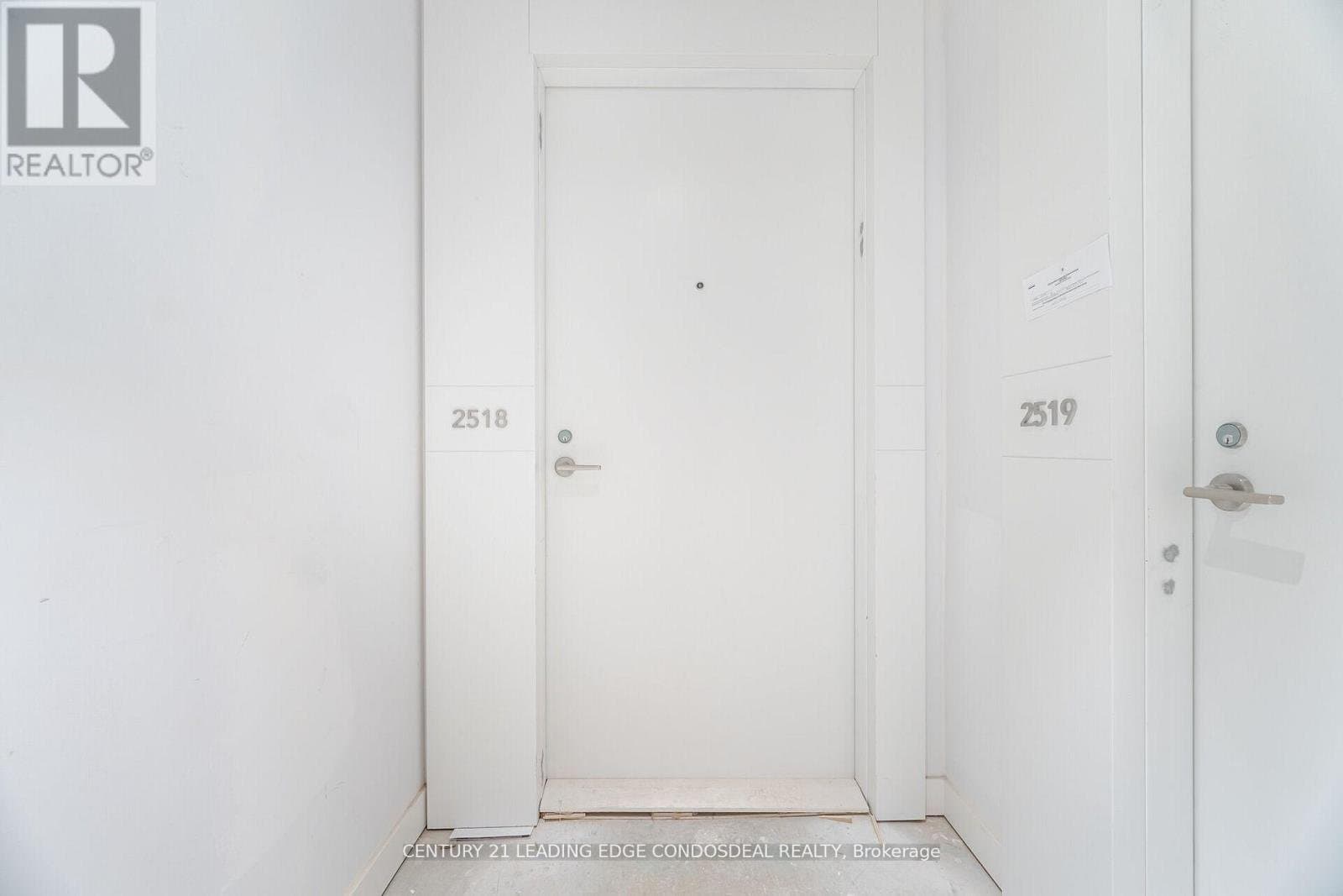 230 Simcoe Street - Photo 4