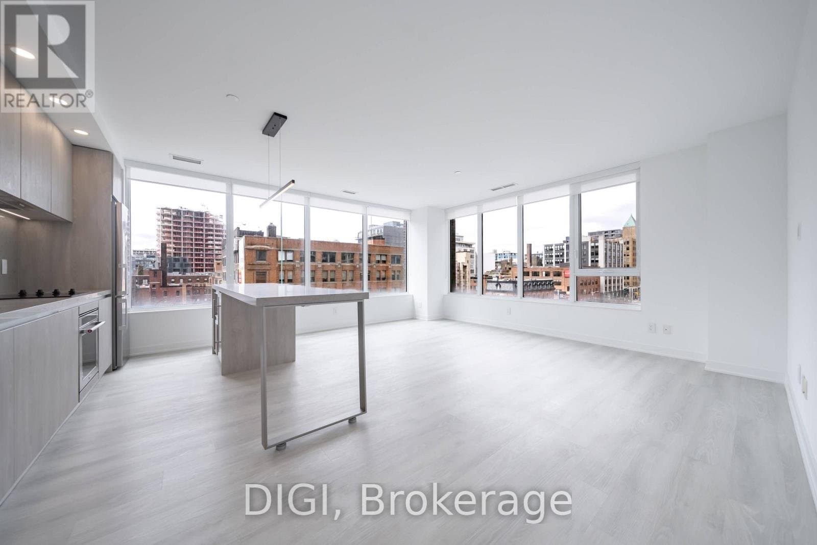 57 Spadina Avenue - Photo 2