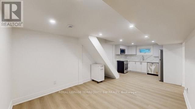 19 Hawthorne Road - Photo 2