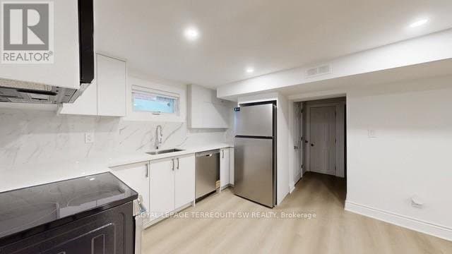 19 Hawthorne Road - Photo 4