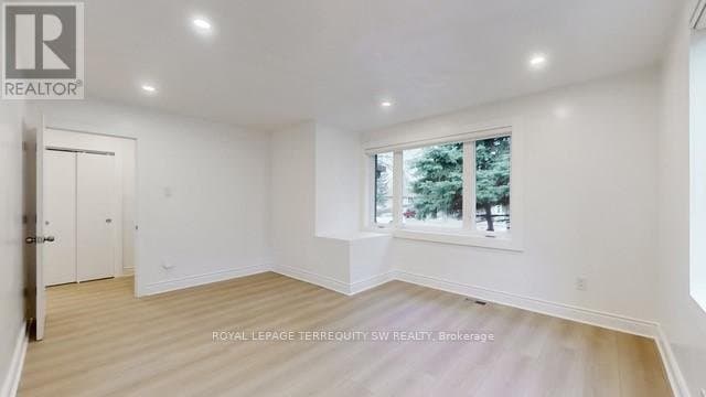 19 Hawthorne Road - Photo 2