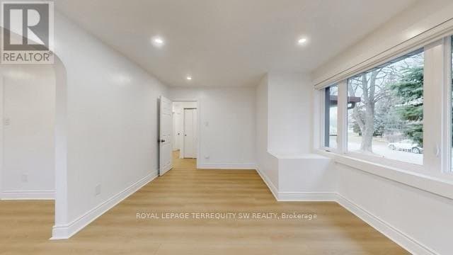 19 Hawthorne Road - Photo 3