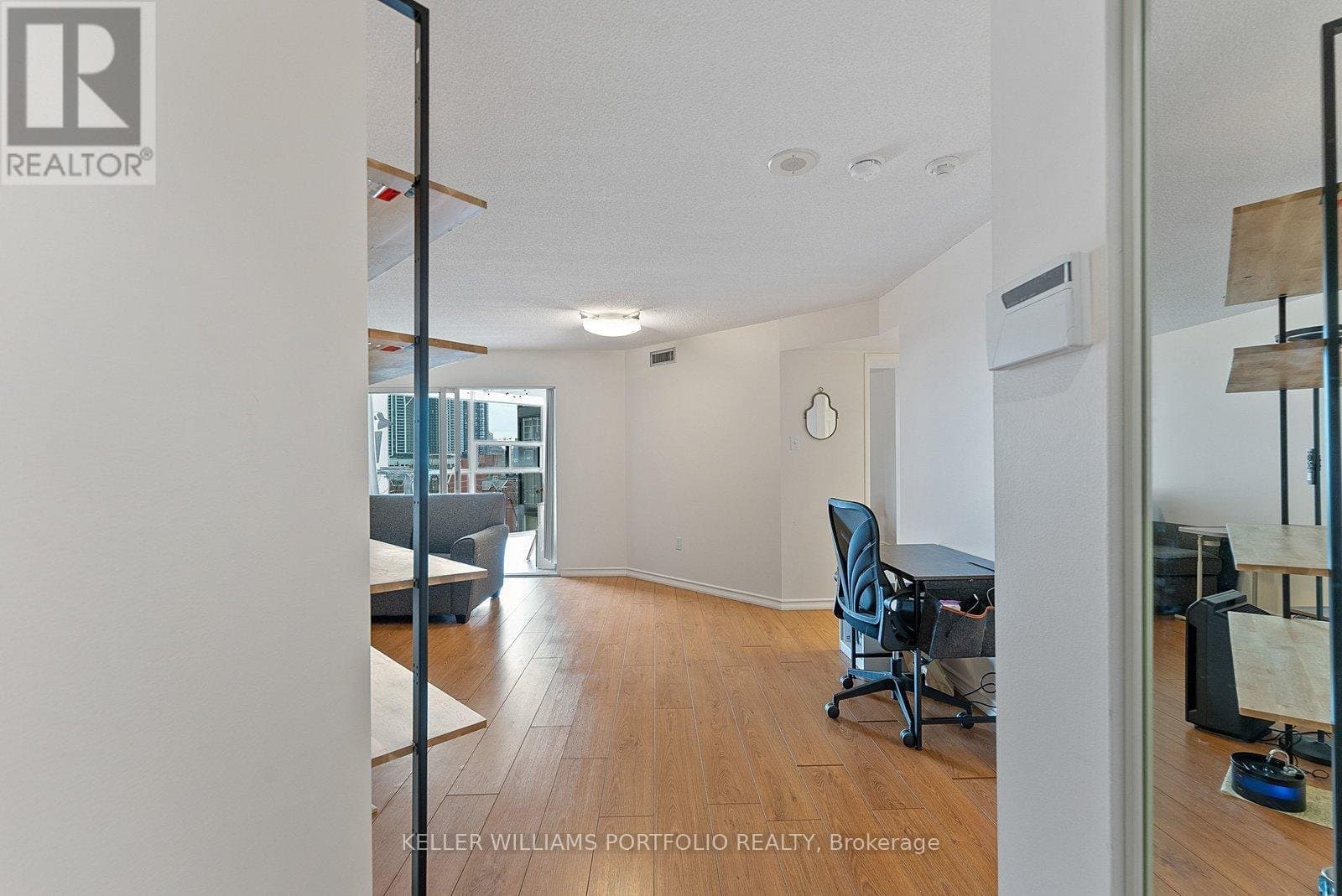 705 King Street - Photo 2