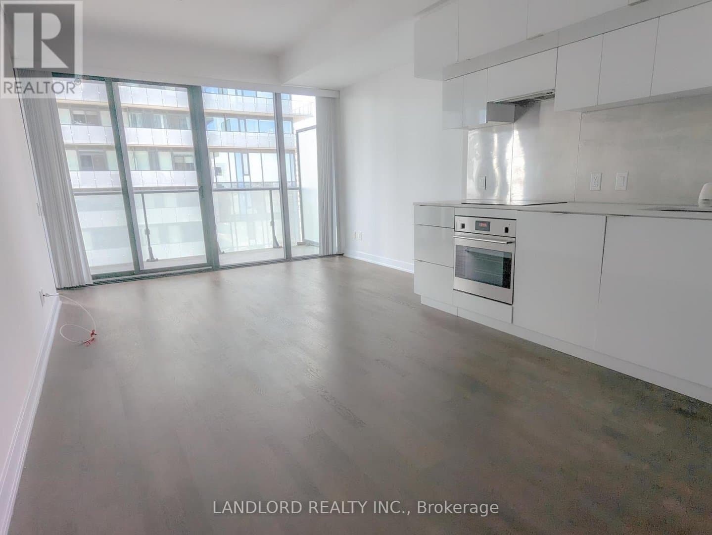 185 Roehampton Avenue - Photo 1