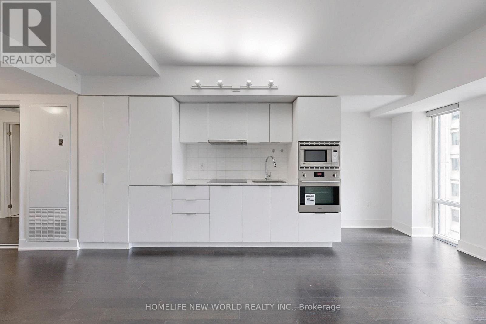 955 Bay Street - Photo 3