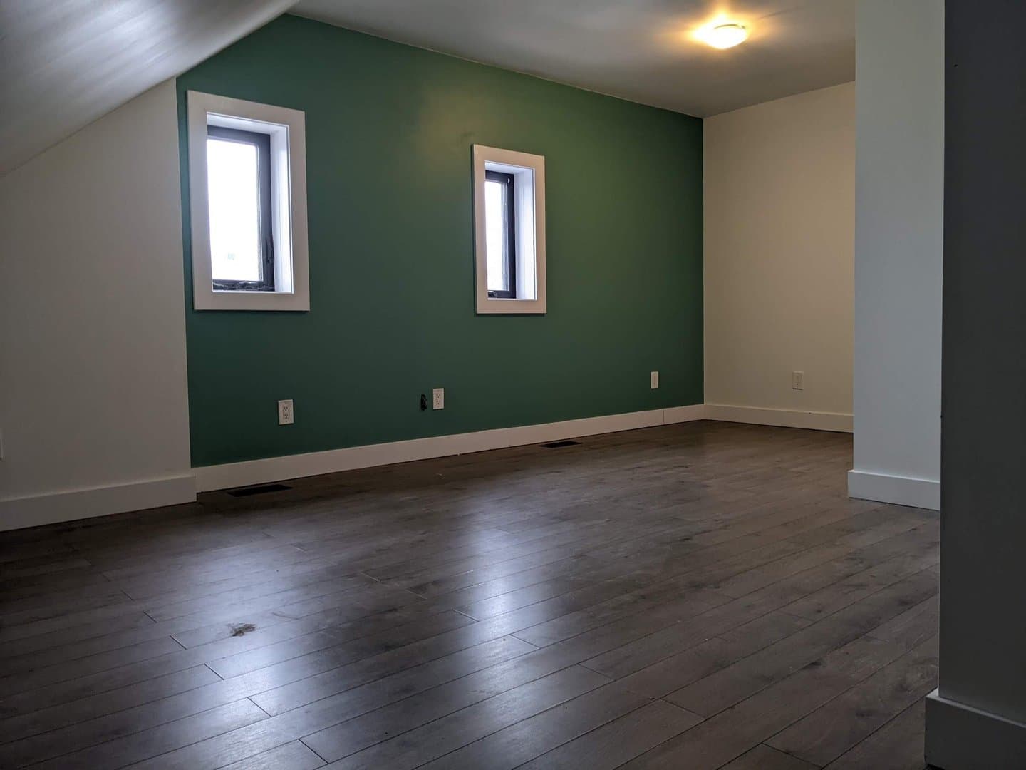 667 Manning Avenue - Photo 3