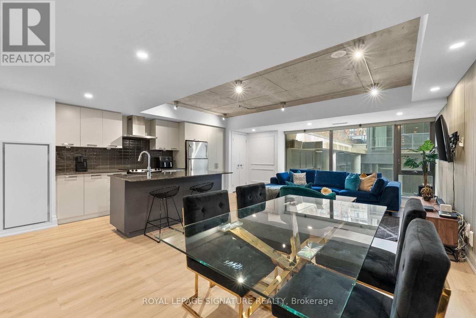 95 Bathurst Street - Photo 4