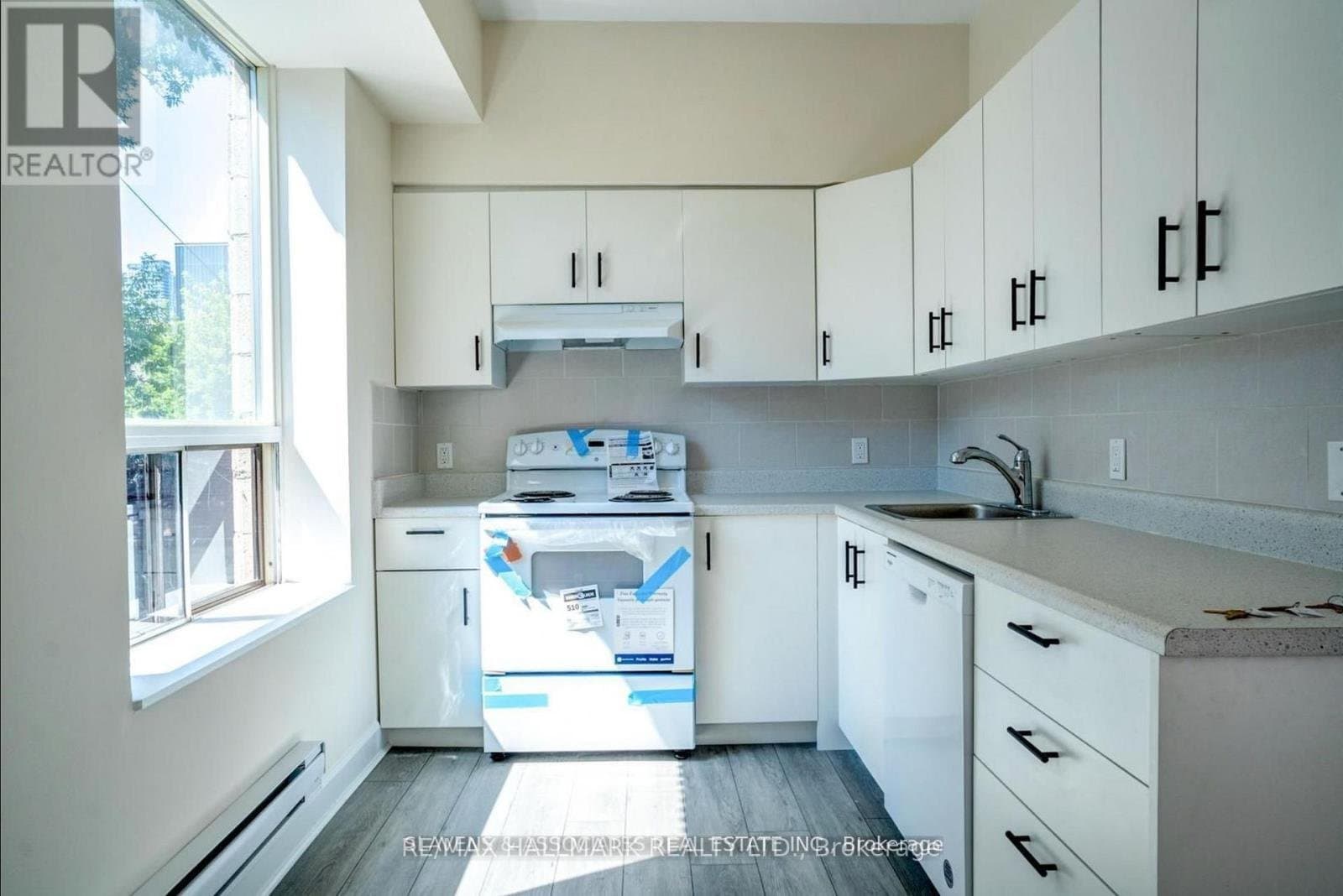 420 Parliament Street - Photo 3