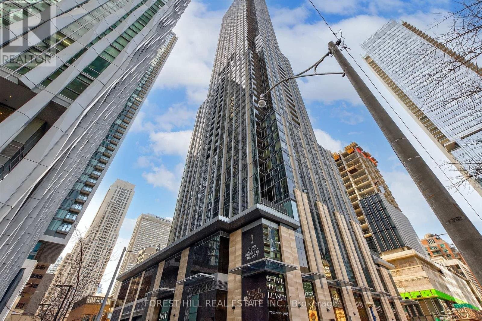 11 Yorkville Avenue - Photo 1