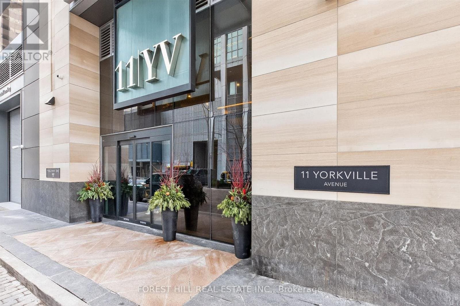 11 Yorkville Avenue - Photo 3