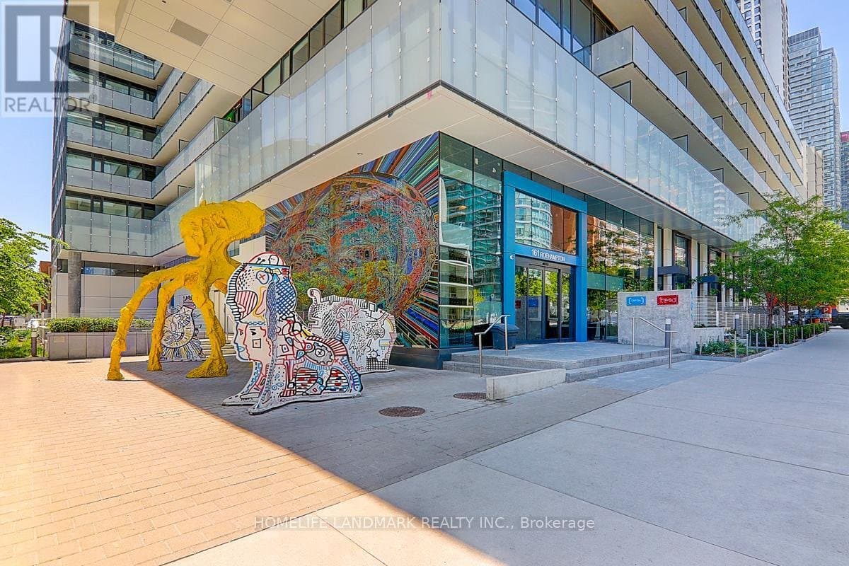 161 Roehampton Avenue - Photo 2