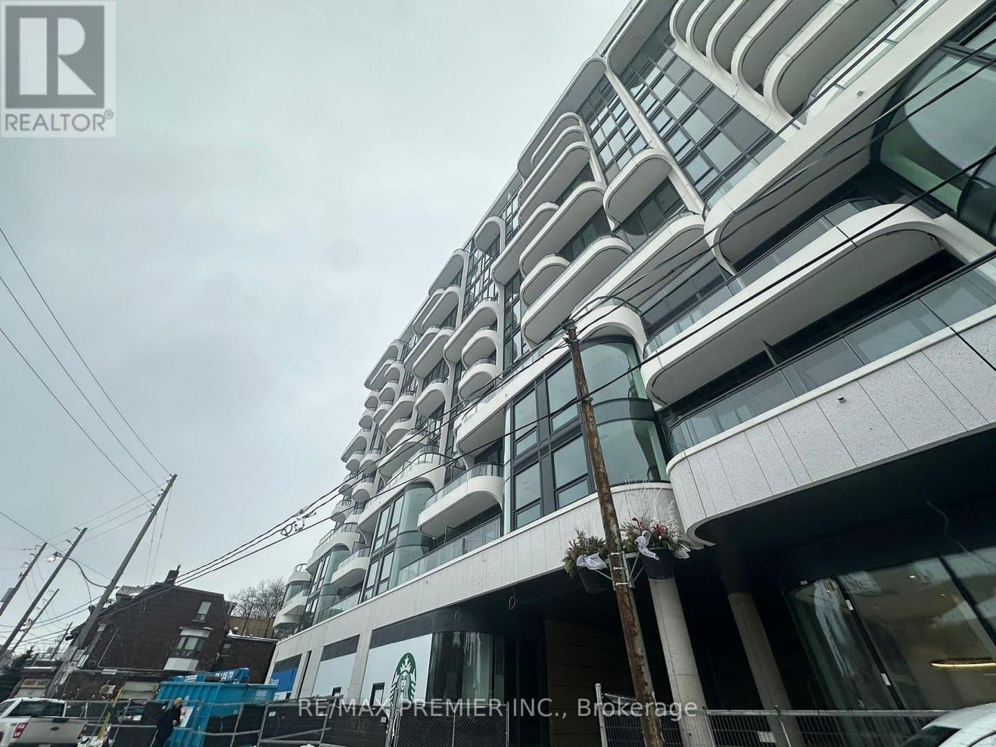 322 Dupont Street - Photo 2