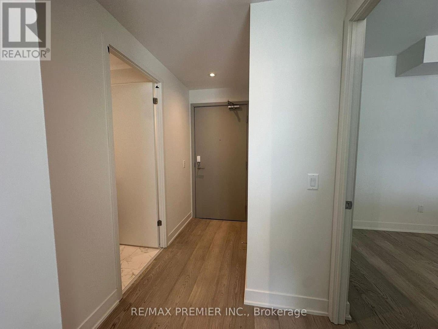 322 Dupont Street - Photo 3