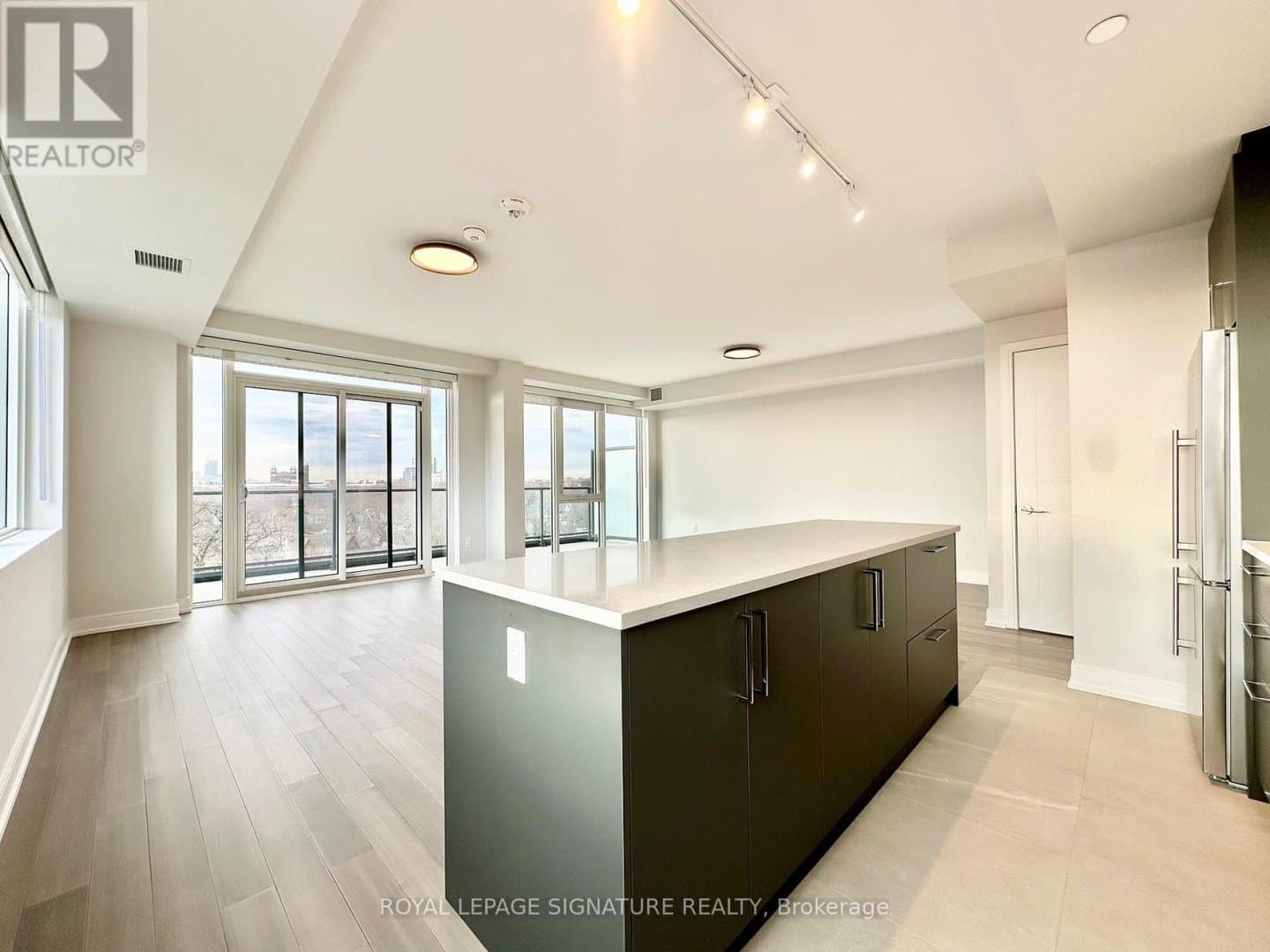 664 Spadina Avenue - Photo 1