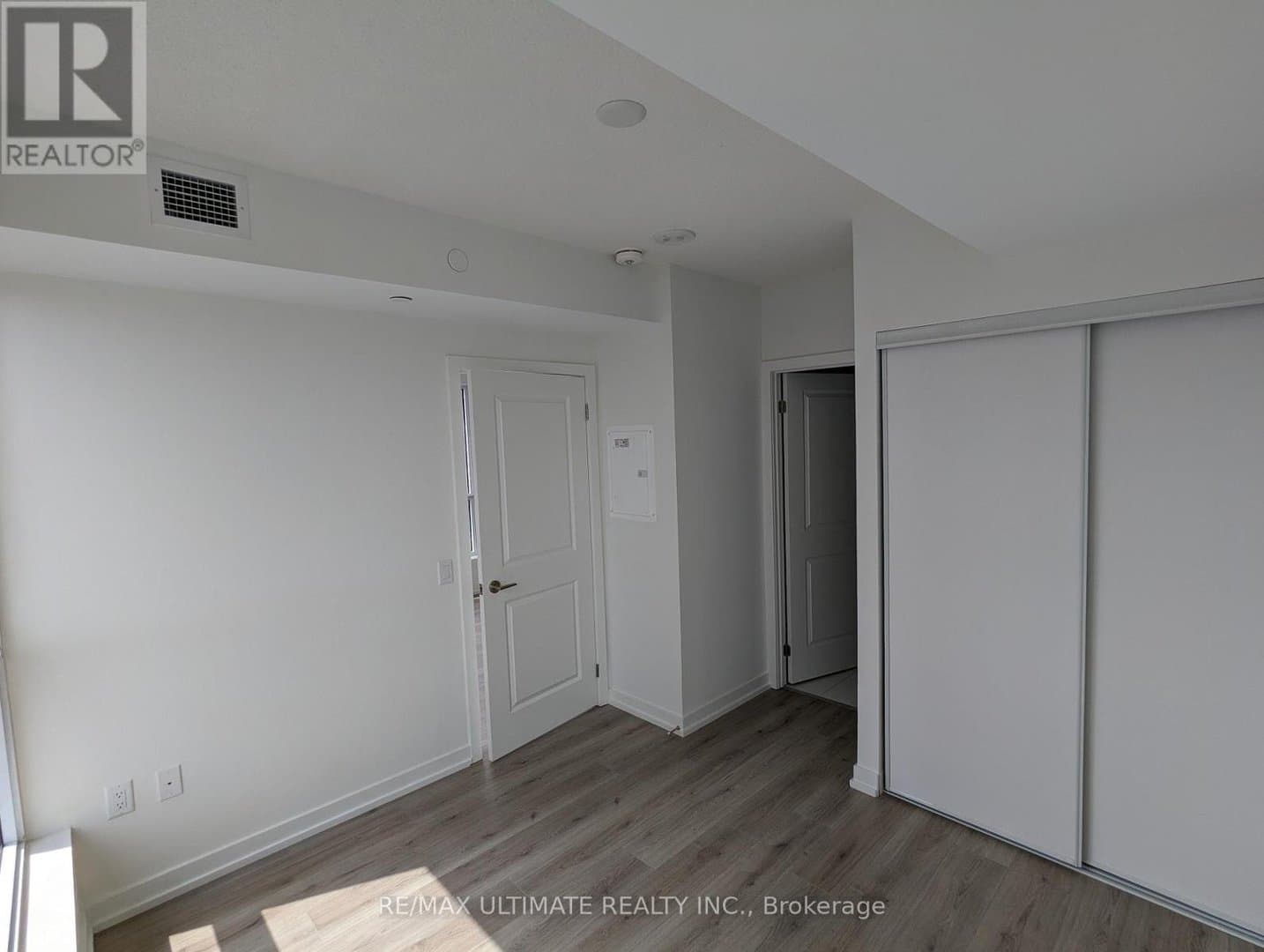395 Bloor Street - Photo 4