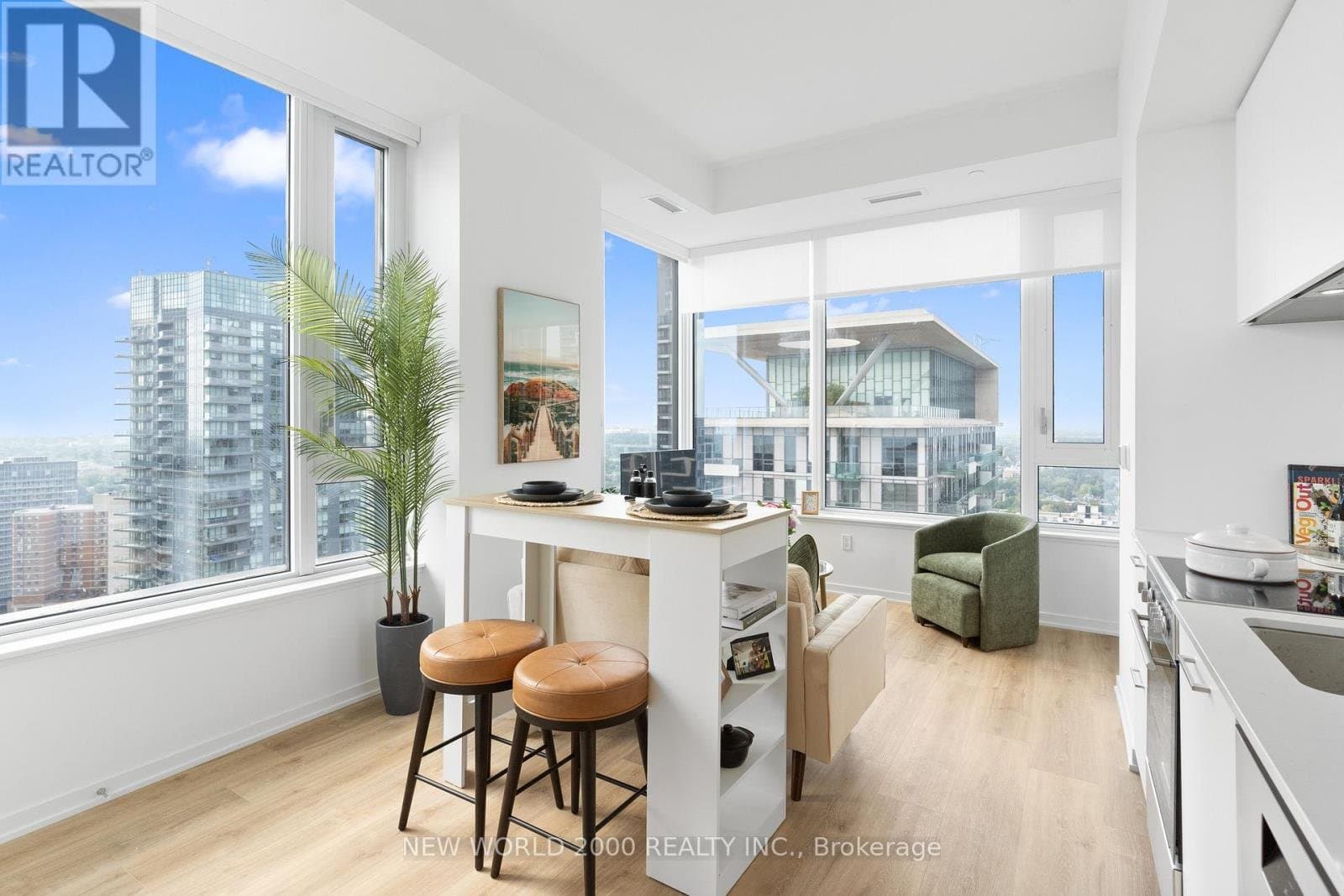 101 Roehampton Avenue