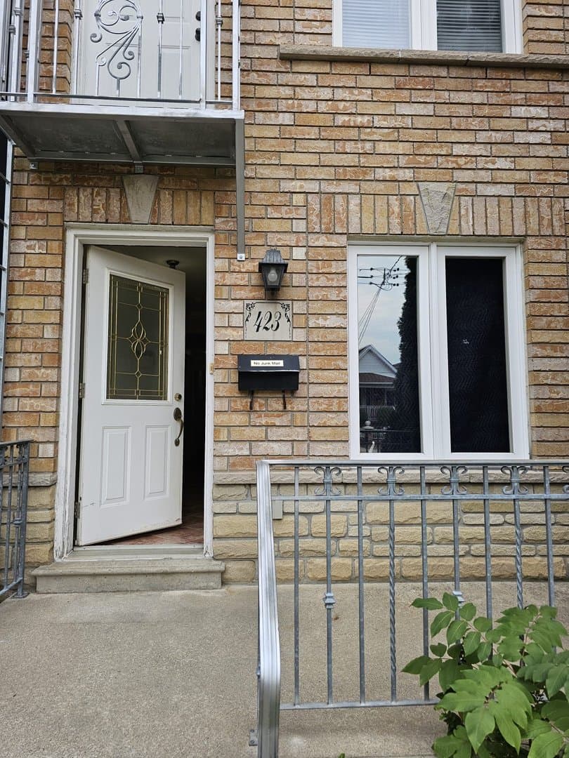 Westmoreland Avenue North - Photo 2
