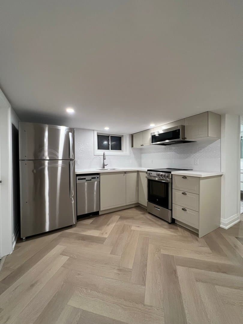 146 Rhodes Avenue - Photo 3