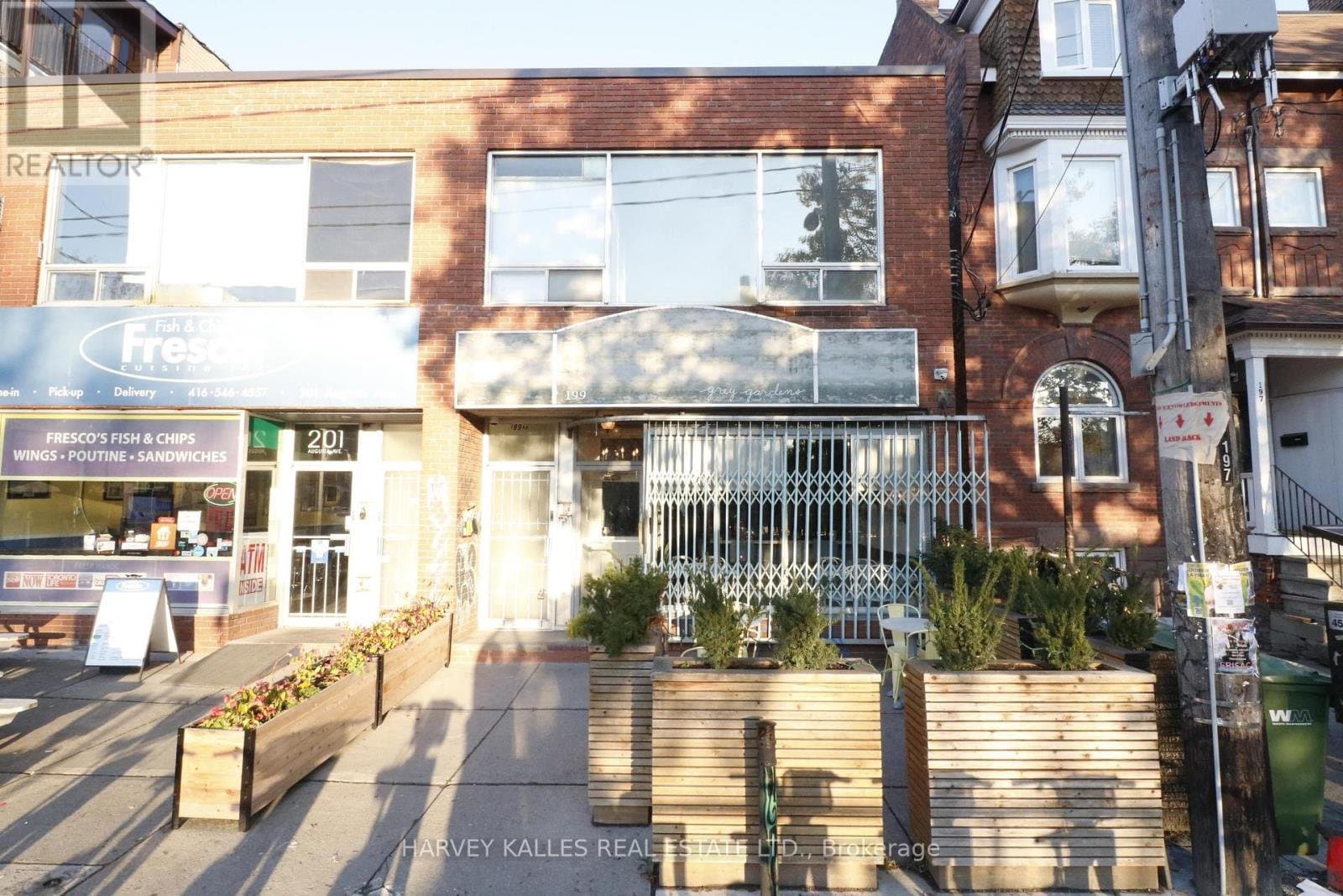 199 Augusta Avenue - Photo 3