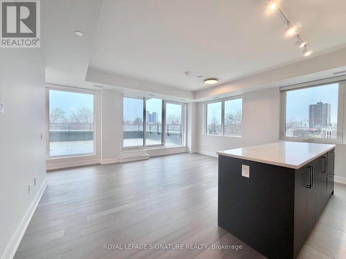 664 Spadina Avenue - Photo 1