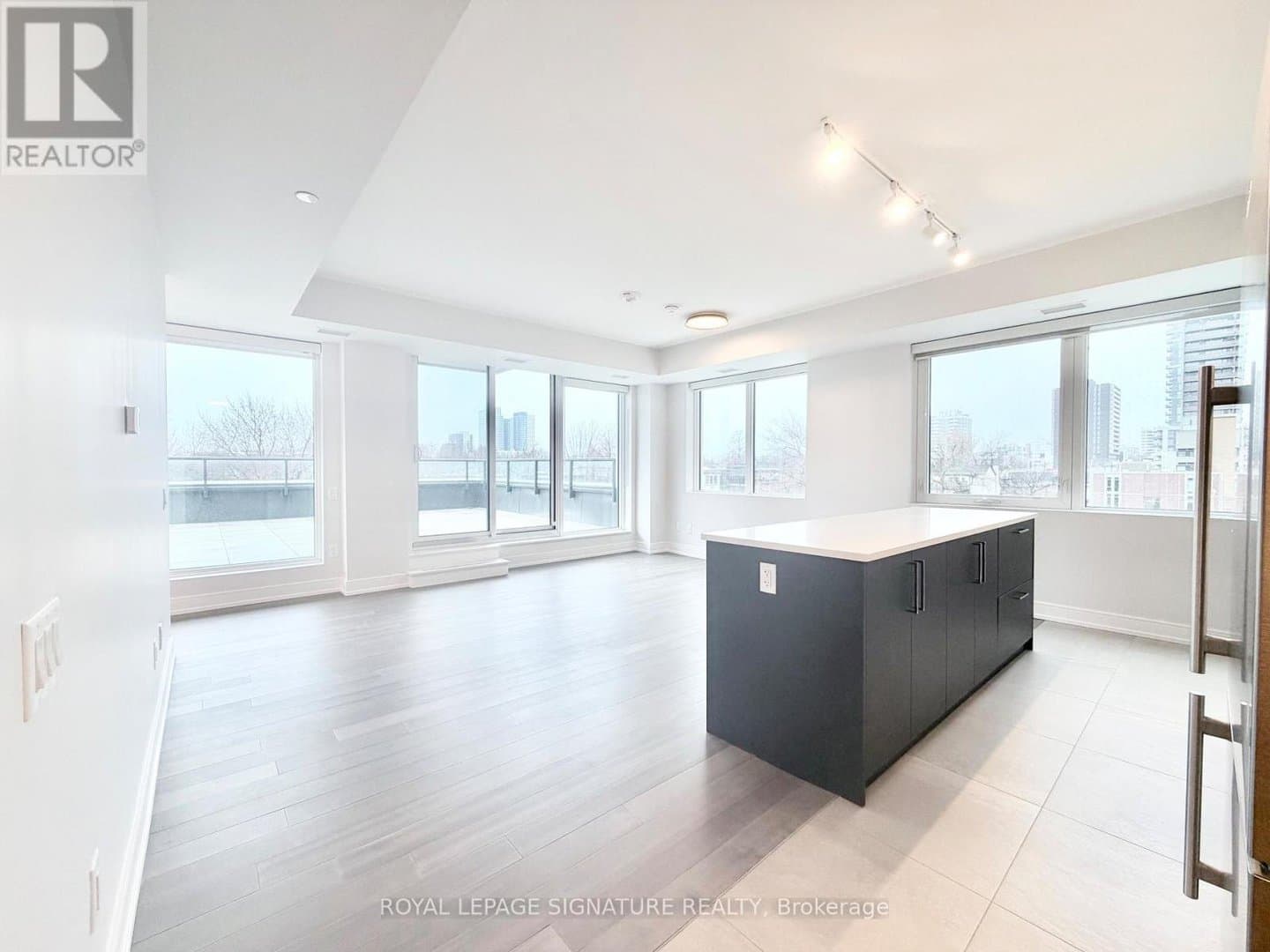 664 Spadina Avenue - Photo 2
