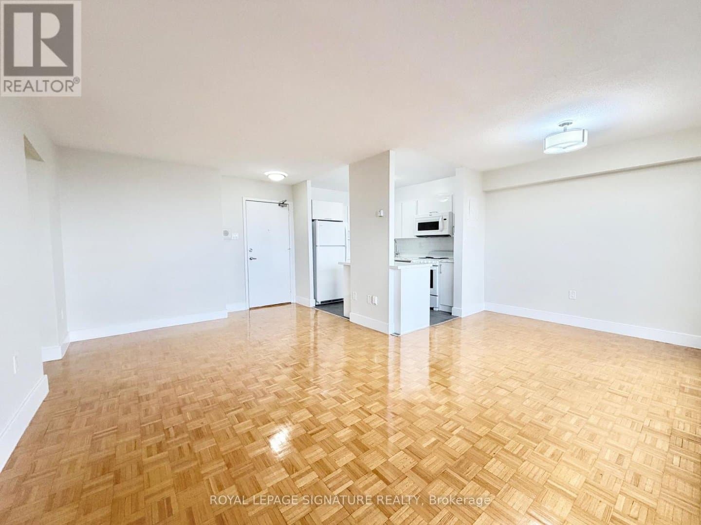 666 Spadina Avenue - Photo 1