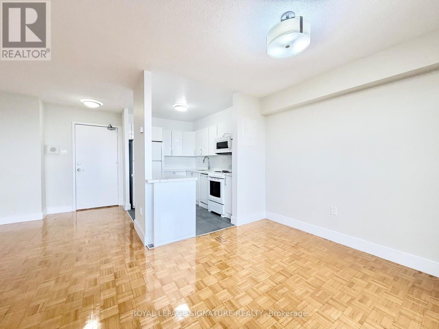 666 Spadina Avenue - Photo 2