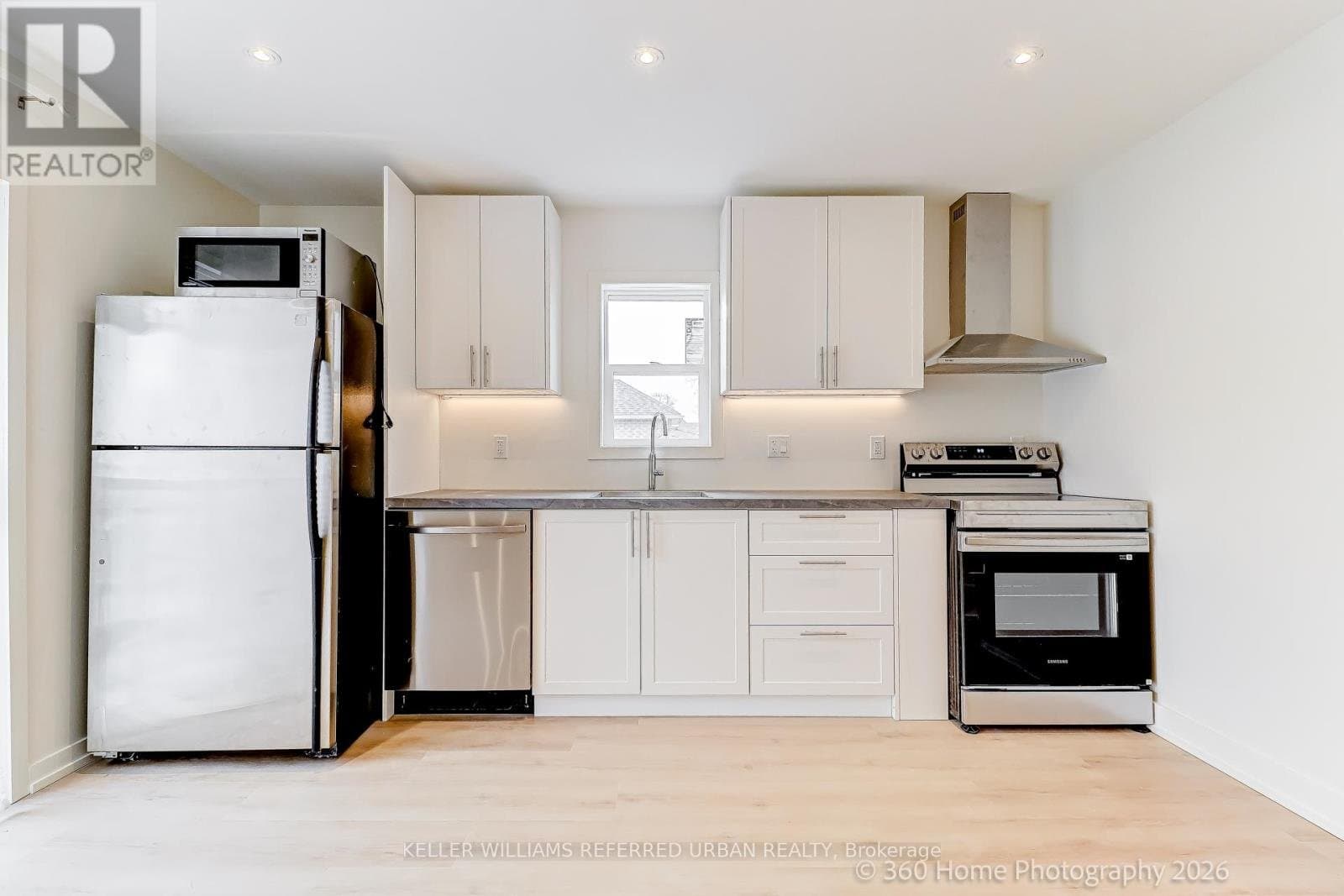 84 Foch Avenue - Photo 2