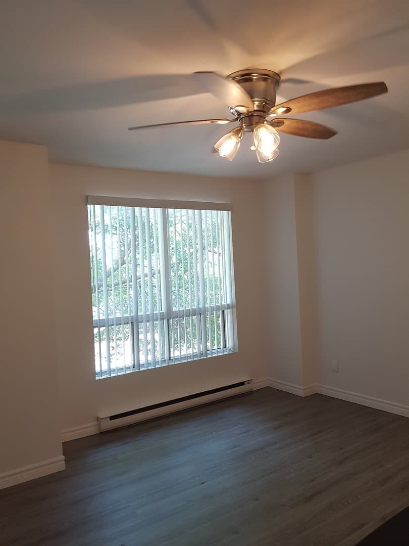 136 Close Avenue - Photo 4