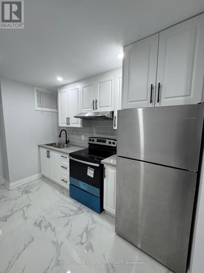 414 perth Avenue - Photo 3