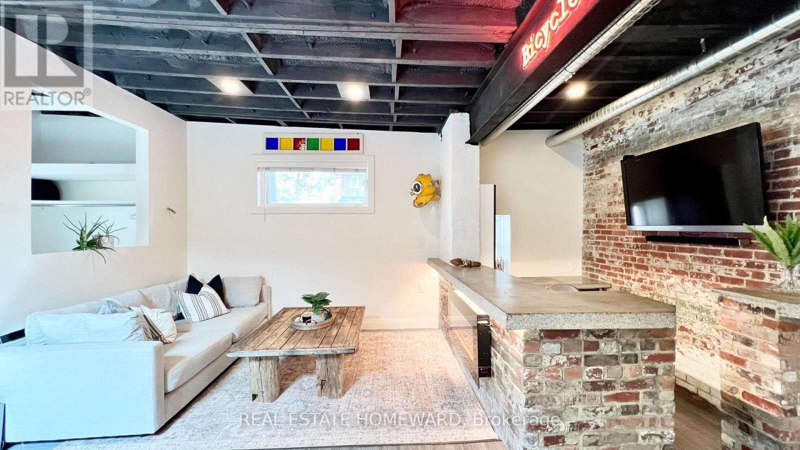 1233 Dundas Street - Photo 3