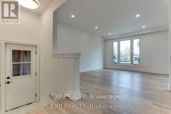 16 Stephenfrank Road - Photo 3