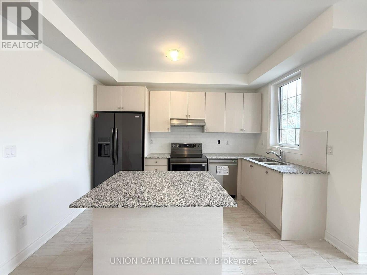11 Franklin Avenue - Photo 4
